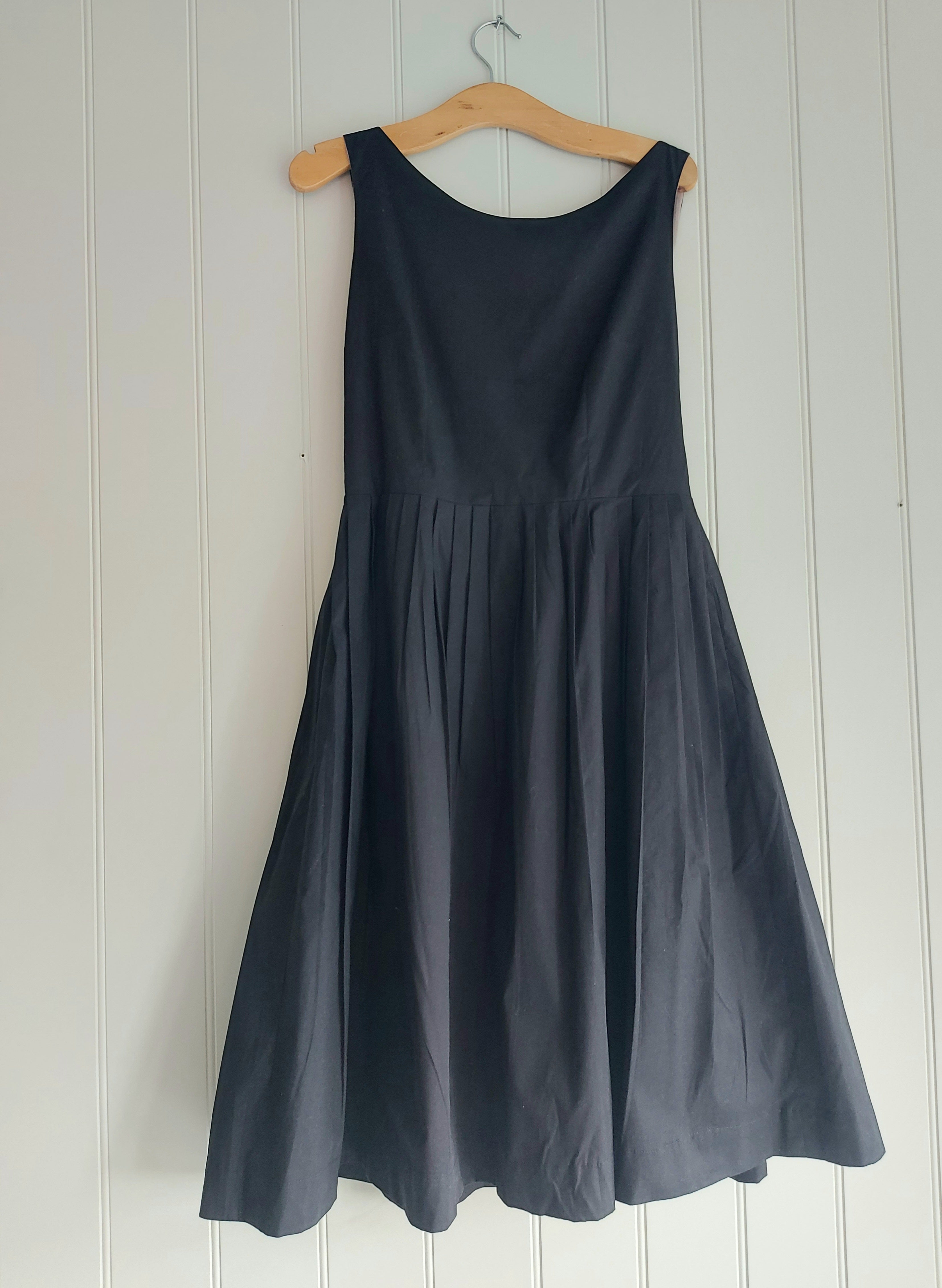 Emma - gently pleated classic dress