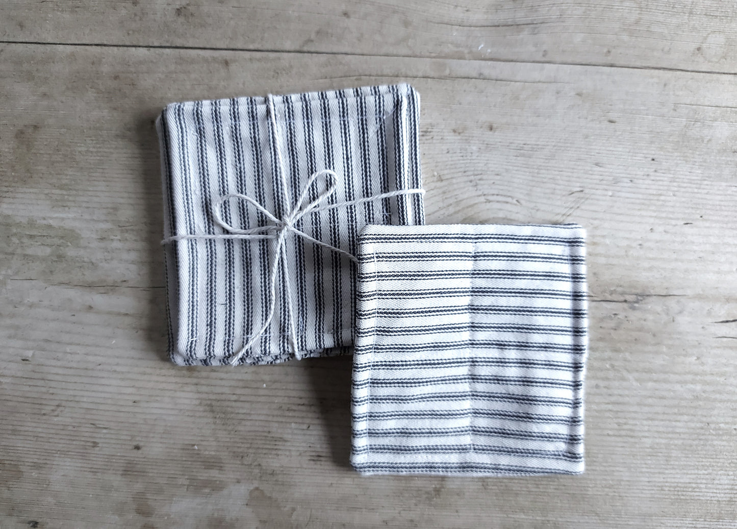 Set of 6 cotton coasters - black/off-white ticking