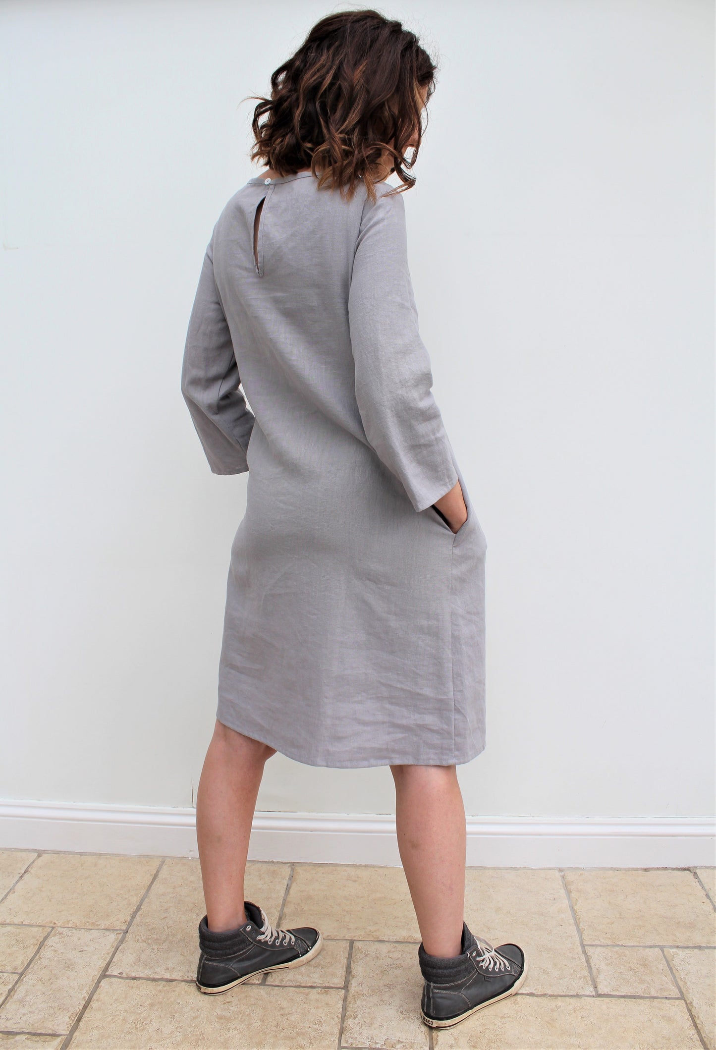 Livia - linen dress with pintucks details and side pockets