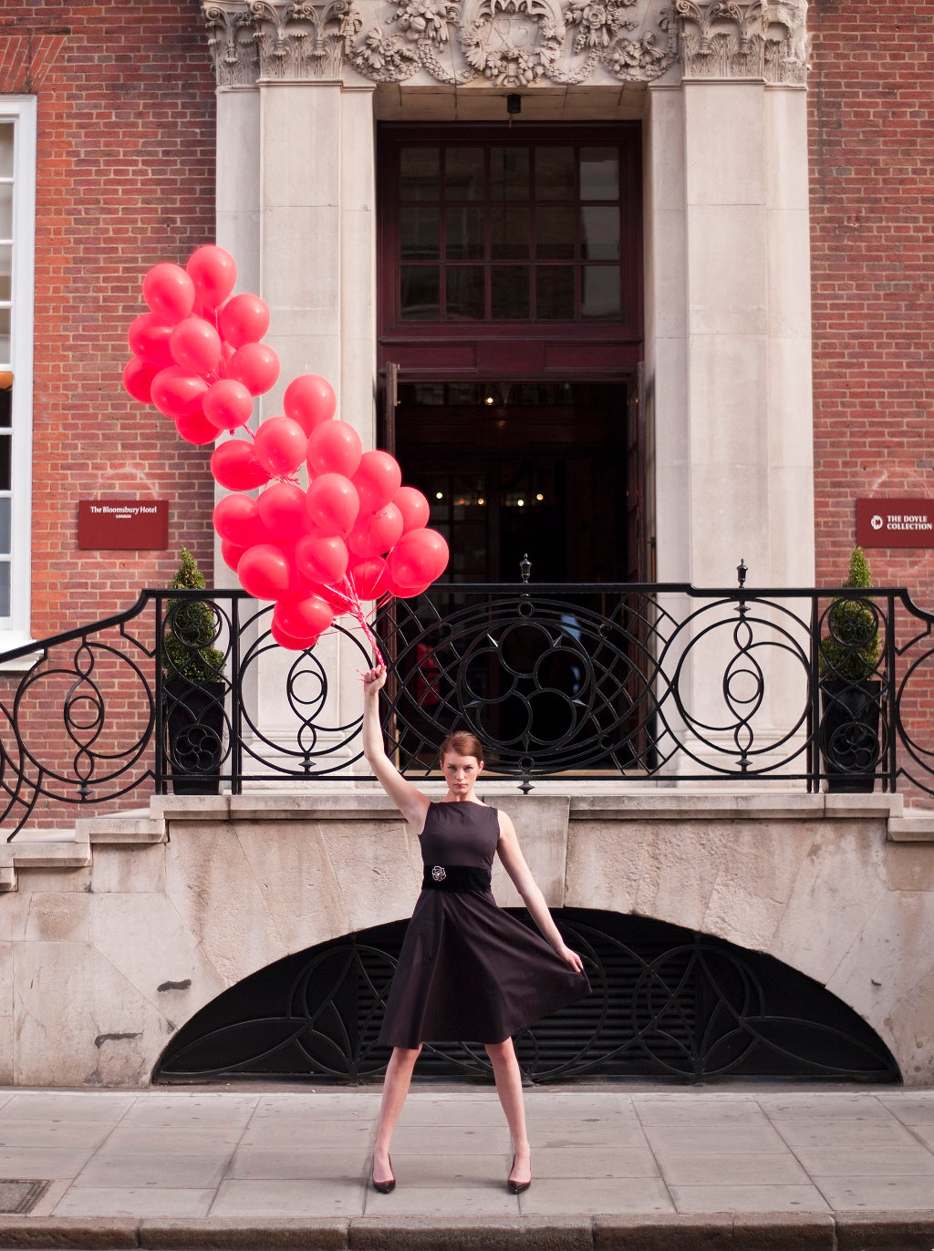 Classic Audrey - classic black dress