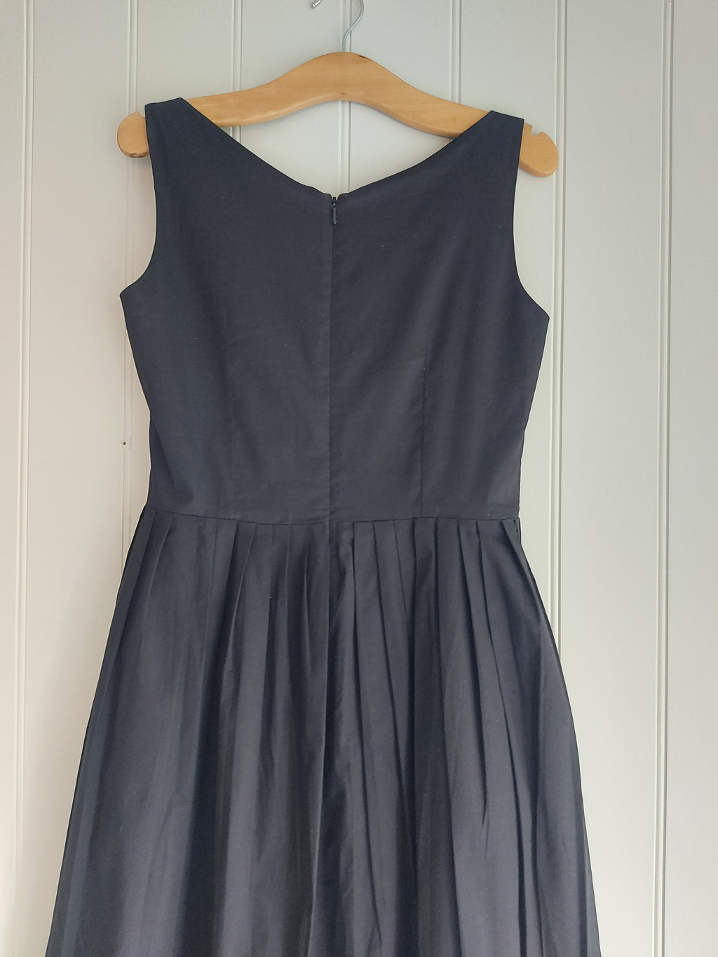 Emma - gently pleated classic dress