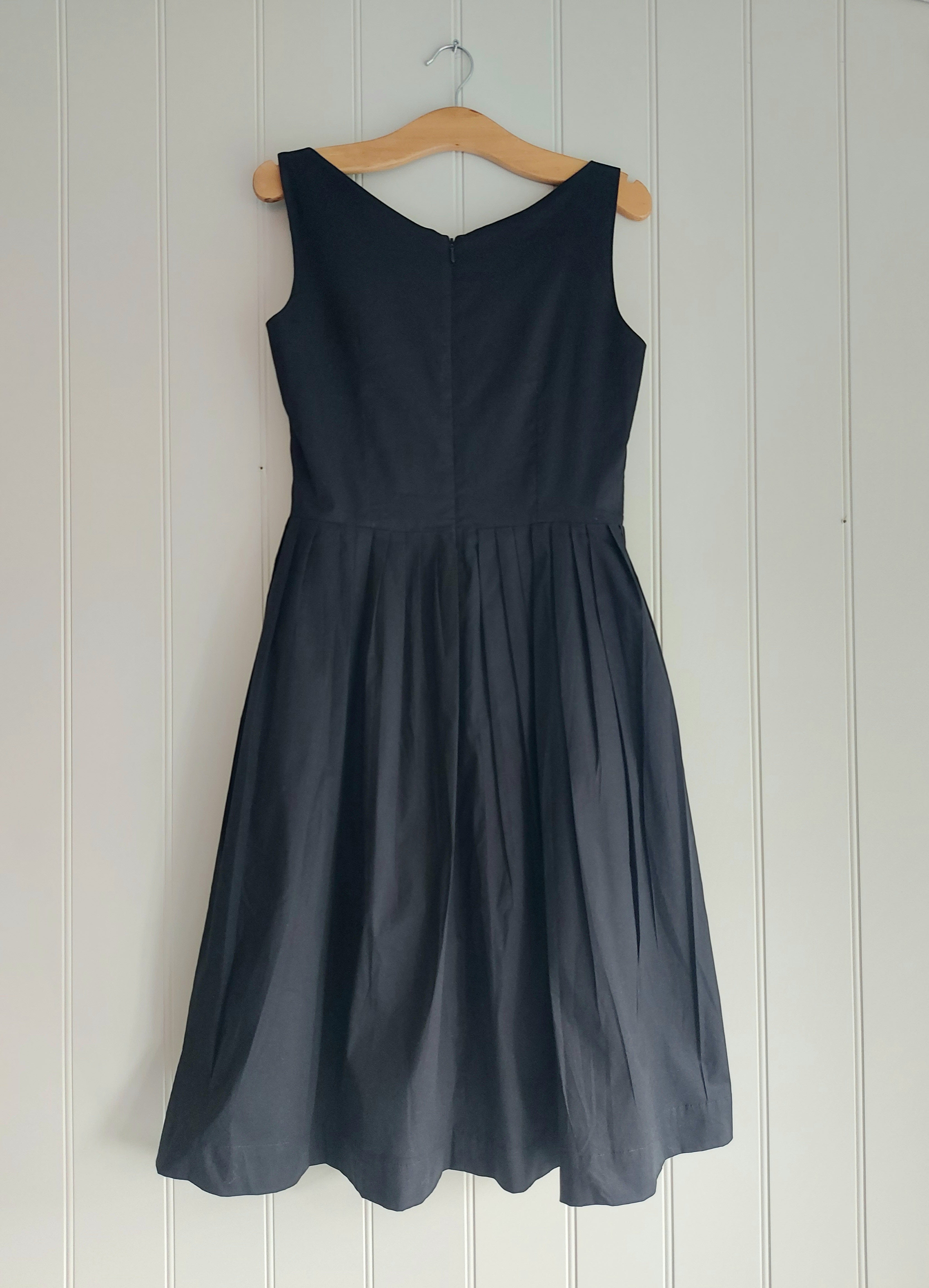 Emma - gently pleated classic dress