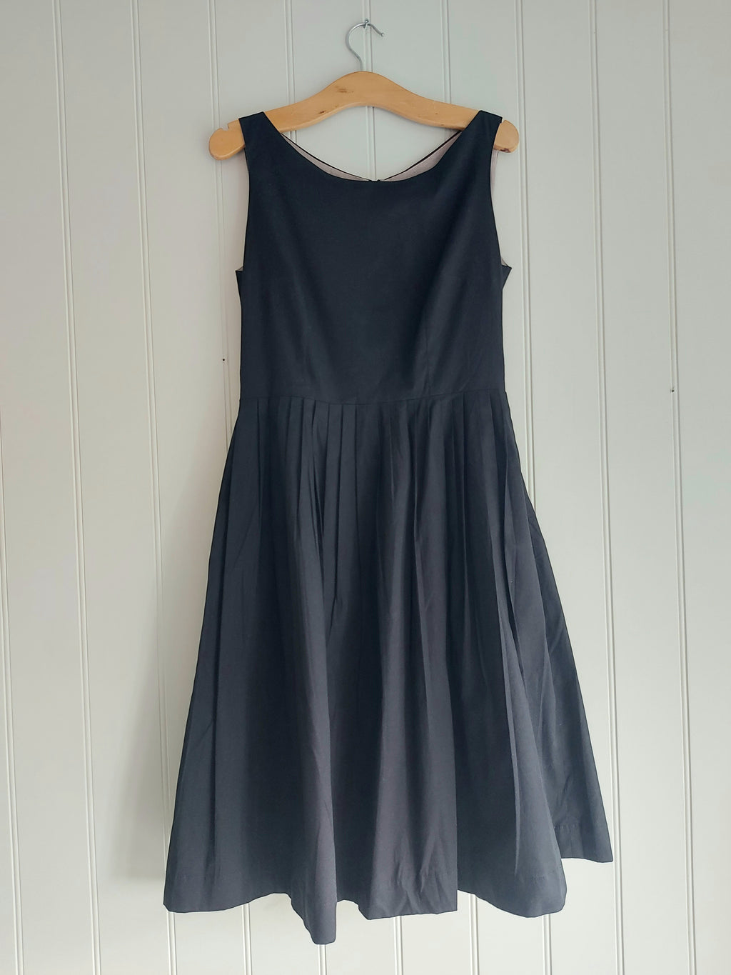 Emma - gently pleated classic dress