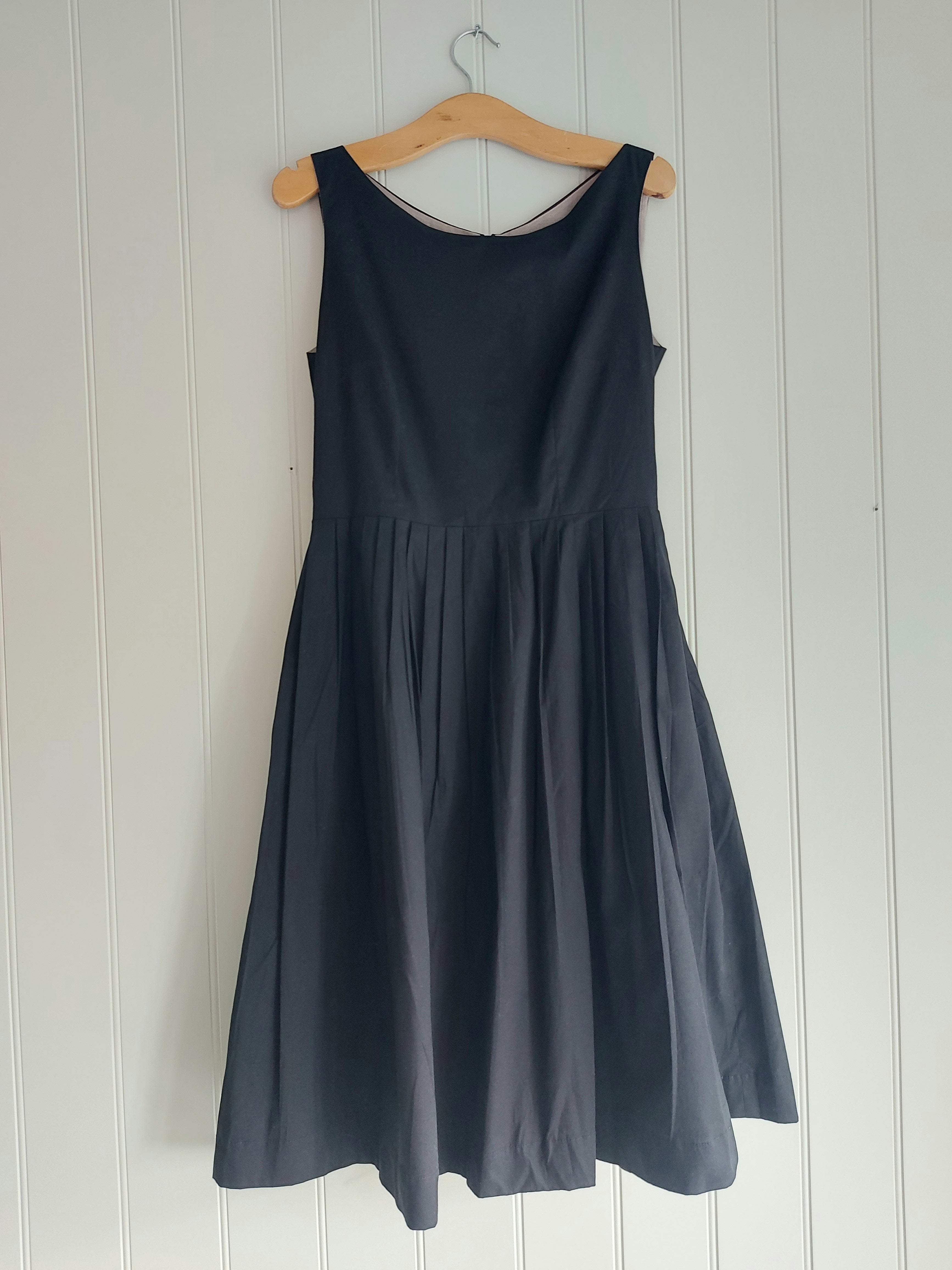 Emma - gently pleated classic dress