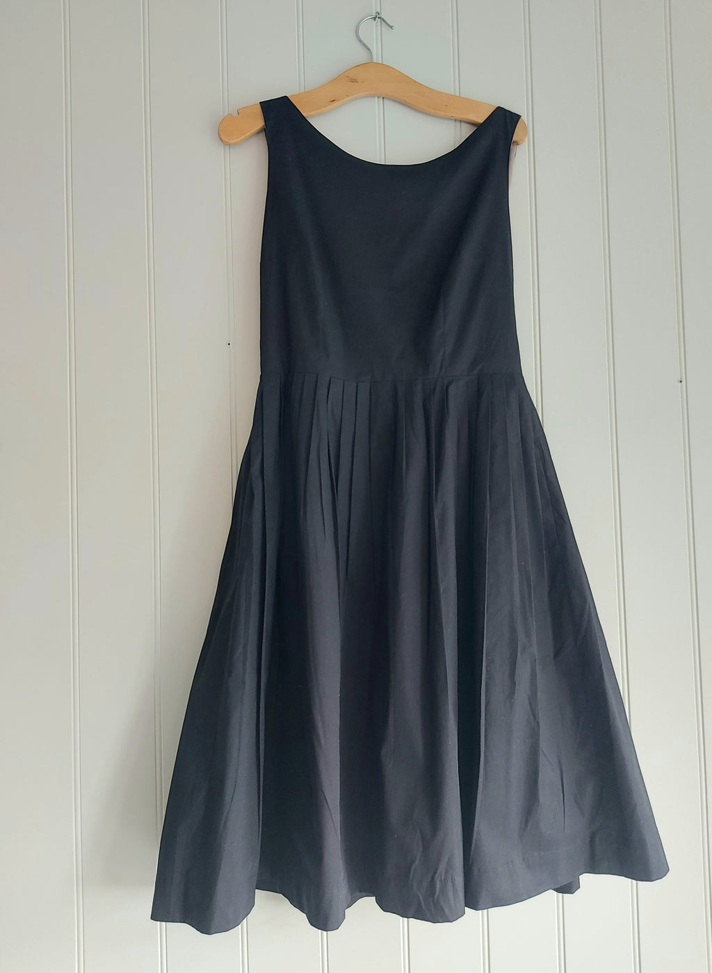 Emma - gently pleated classic dress