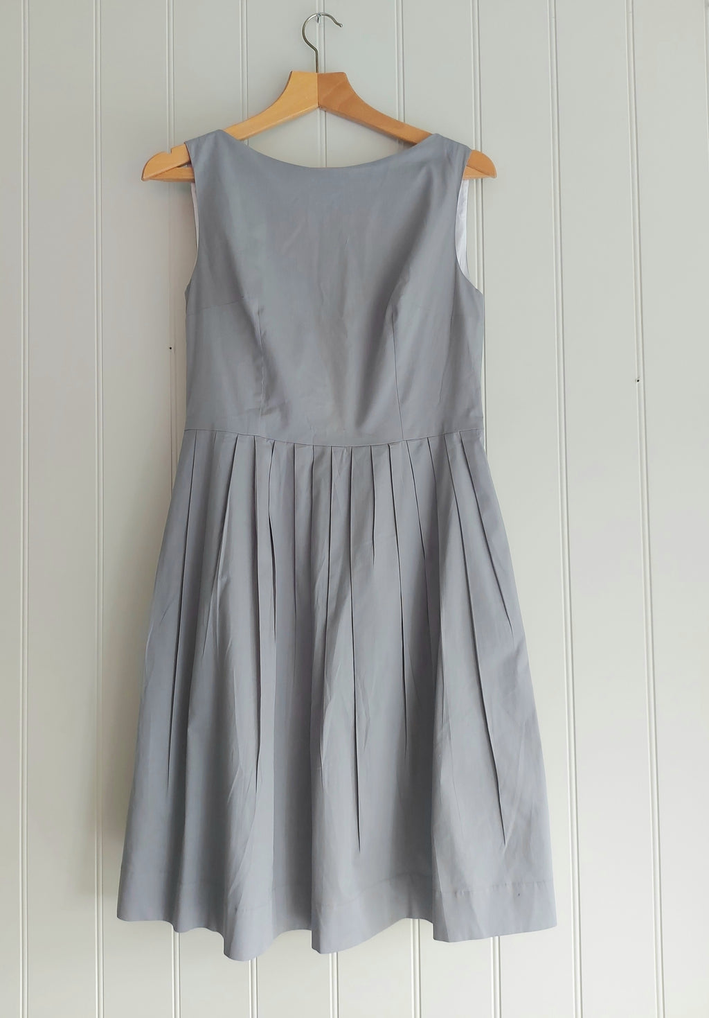 Emma - gently pleated classic dress