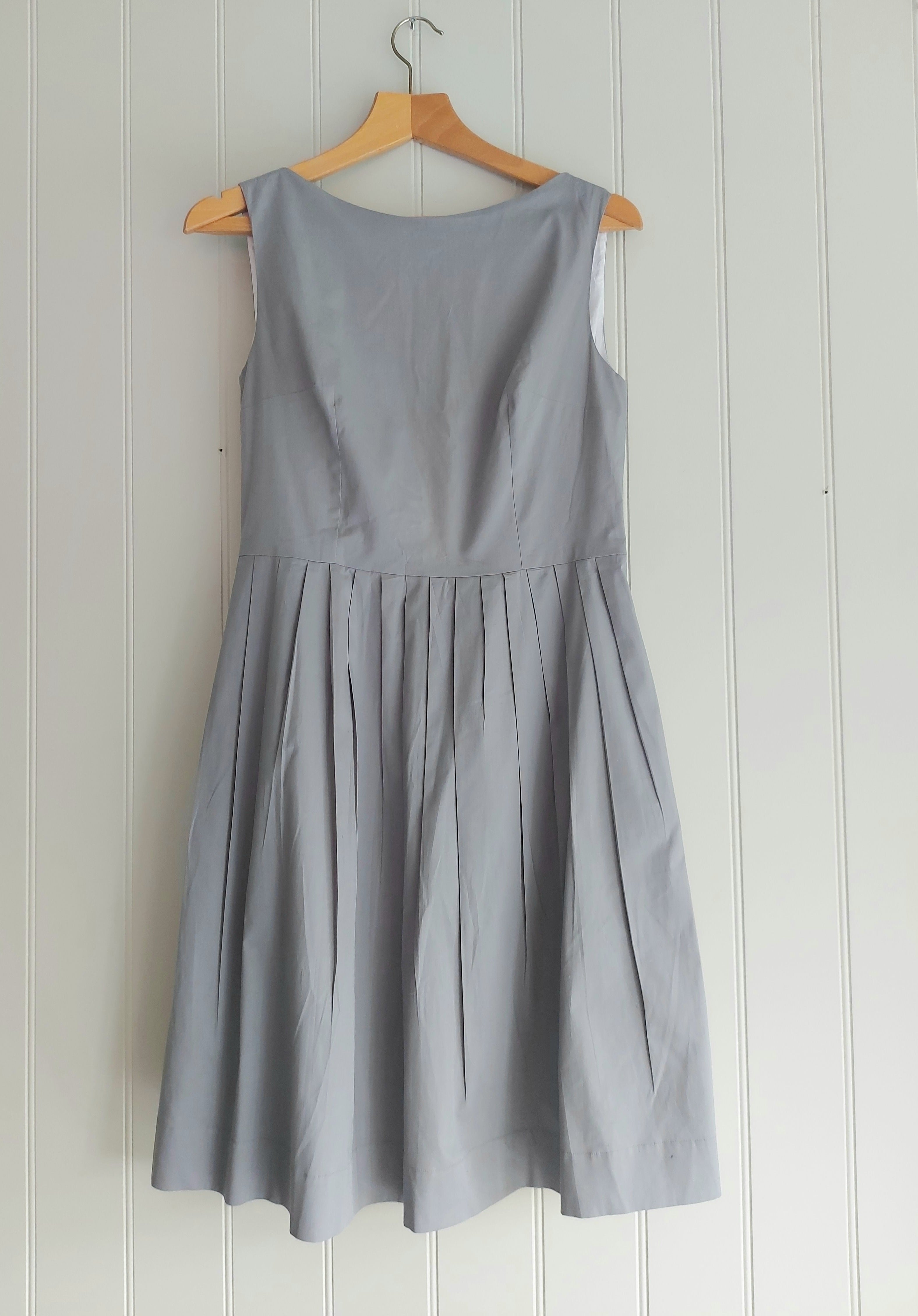 Emma - gently pleated classic dress