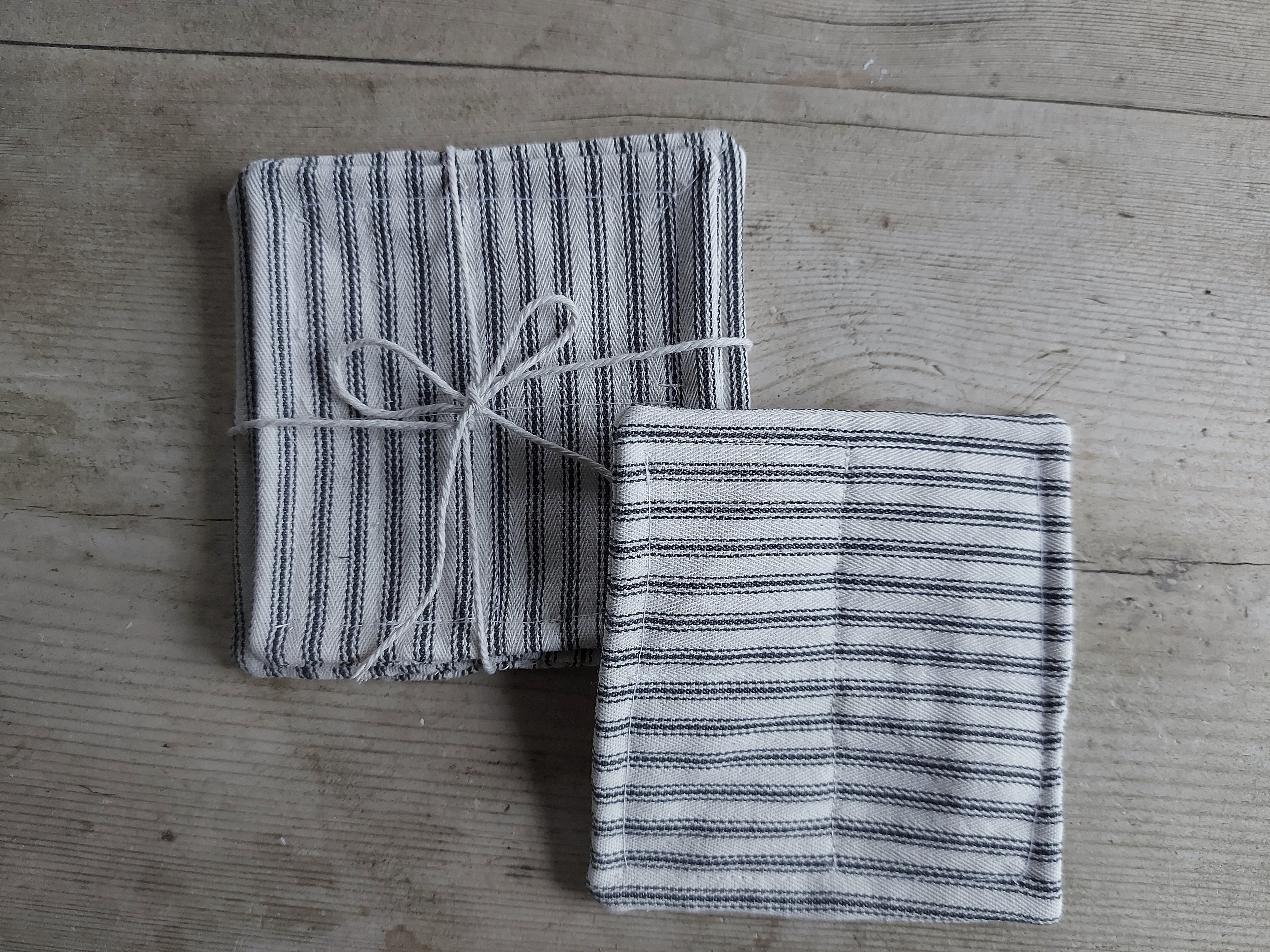 Set of 6 cotton coasters - black/off-white ticking