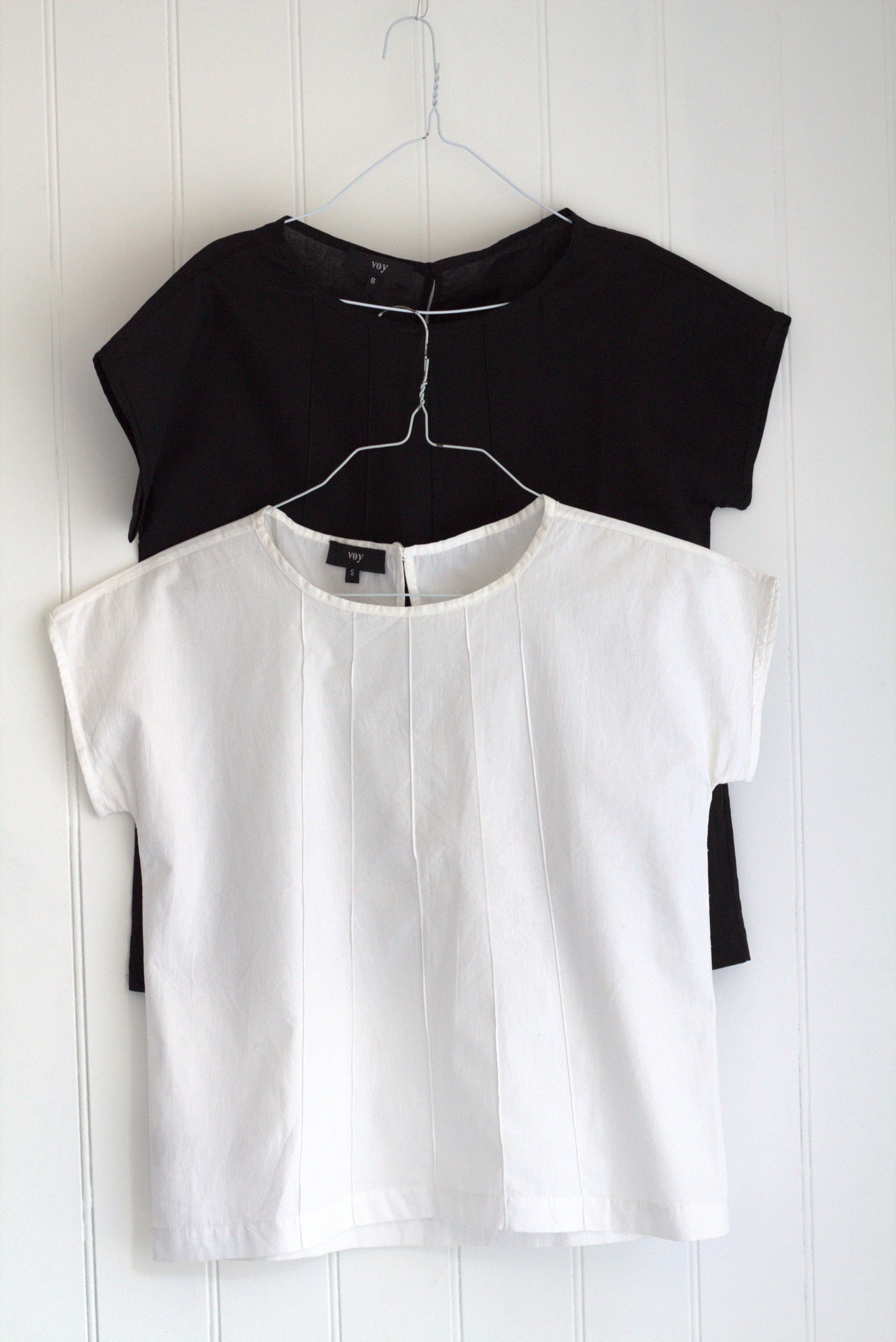 CK - cotton top with pintuck details