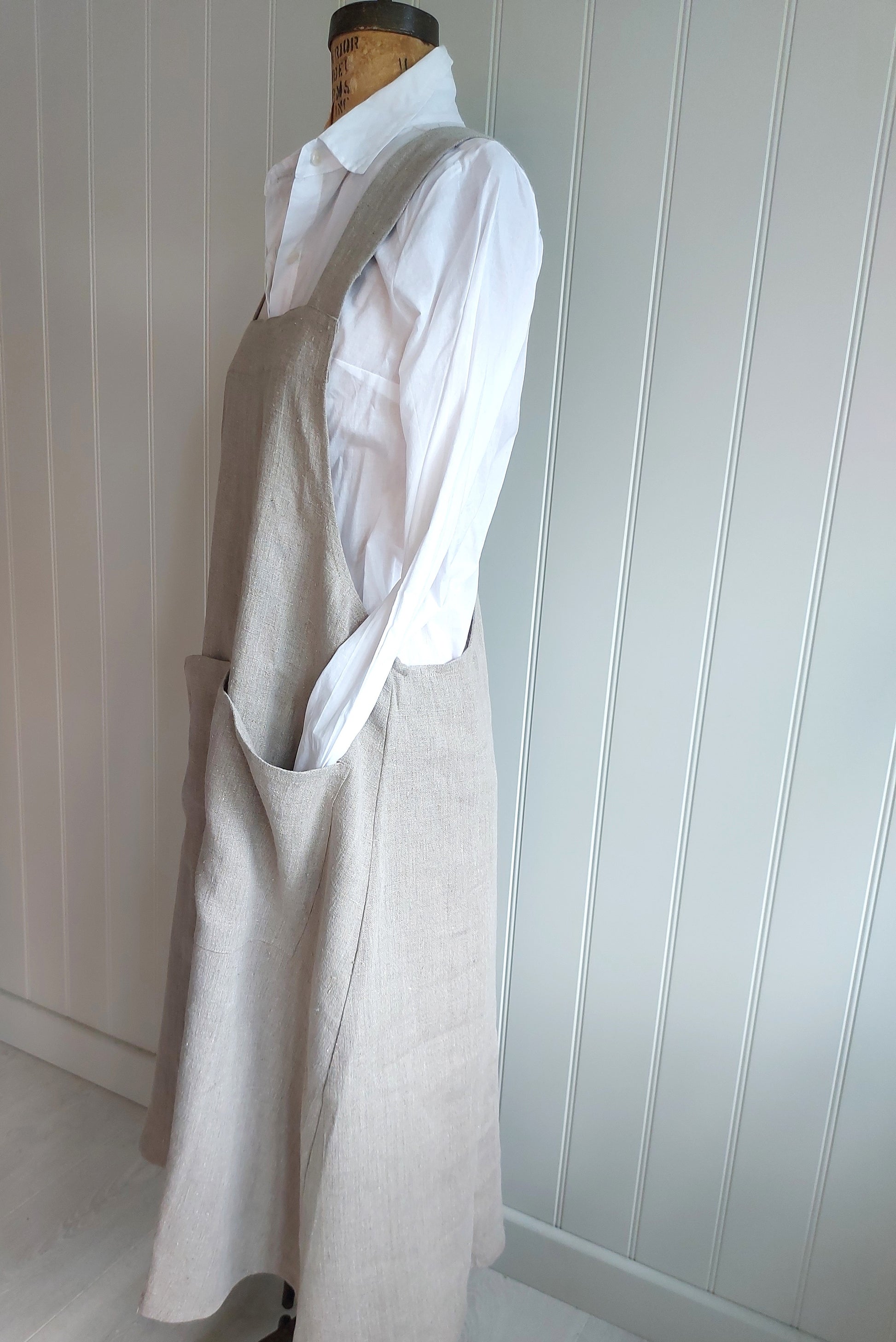 Artisan Apron dress - Linen voy Artisan Apron dress - Linen voy