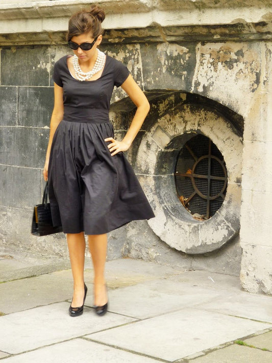 Sabrina - classic black dress