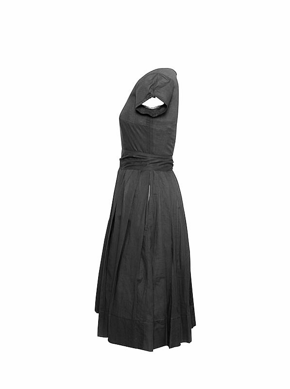 Sabrina - classic black dress