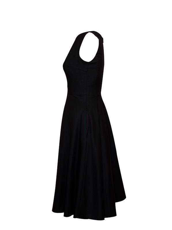 Classic Audrey - classic black dress