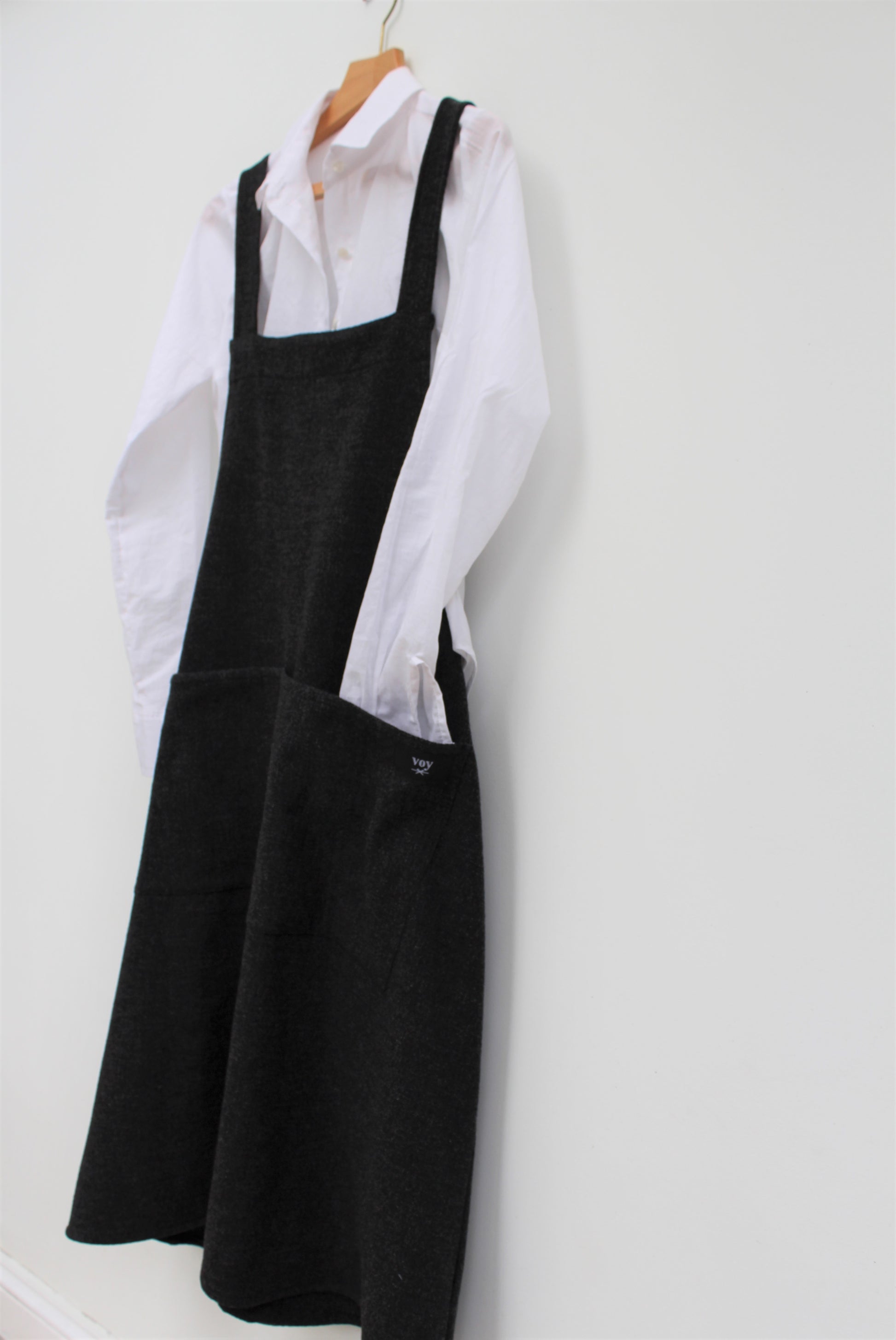 Artisan Apron dress - Wool voy Artisan Apron dress - Wool voy