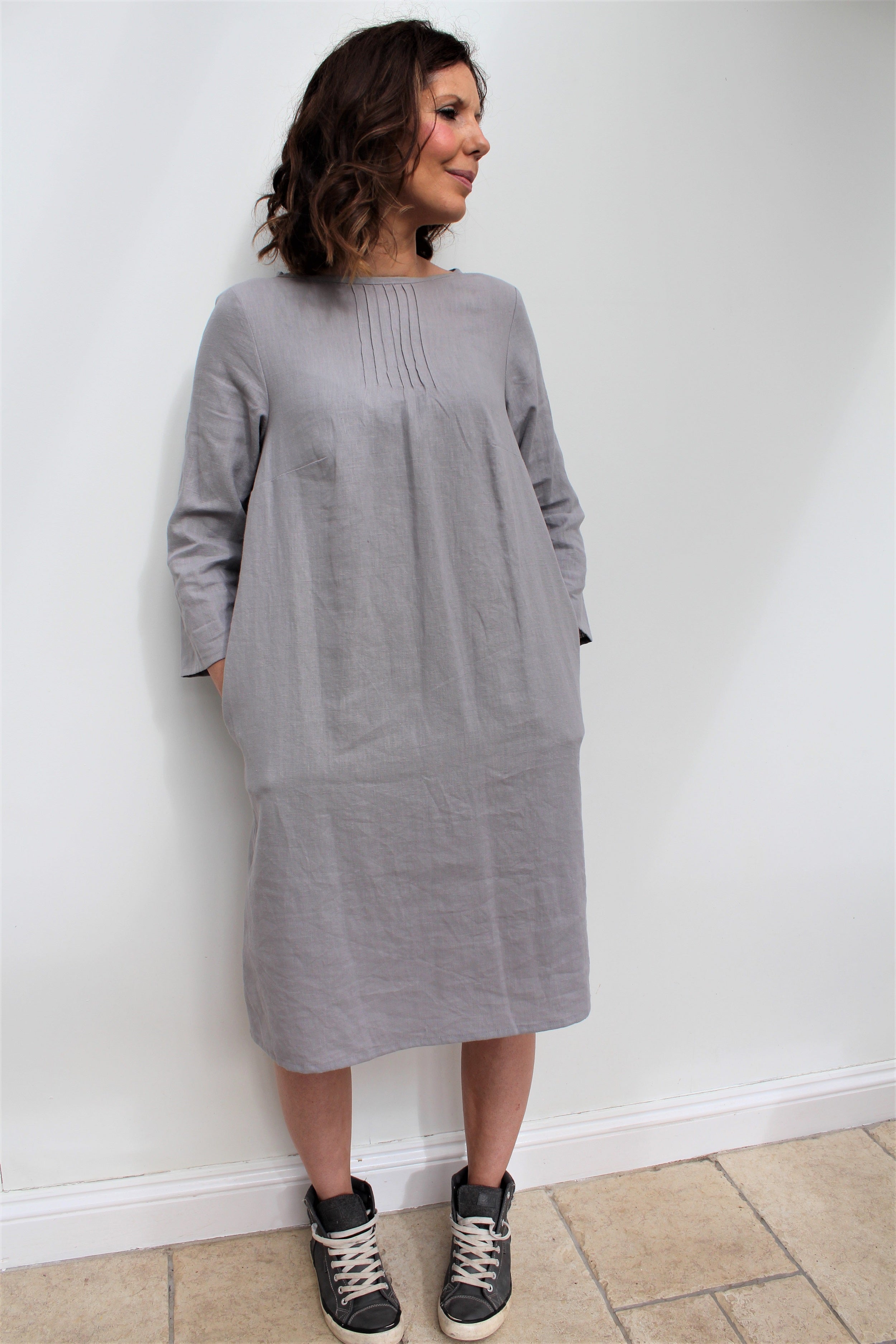 Livia - linen dress with pintucks details and side pockets