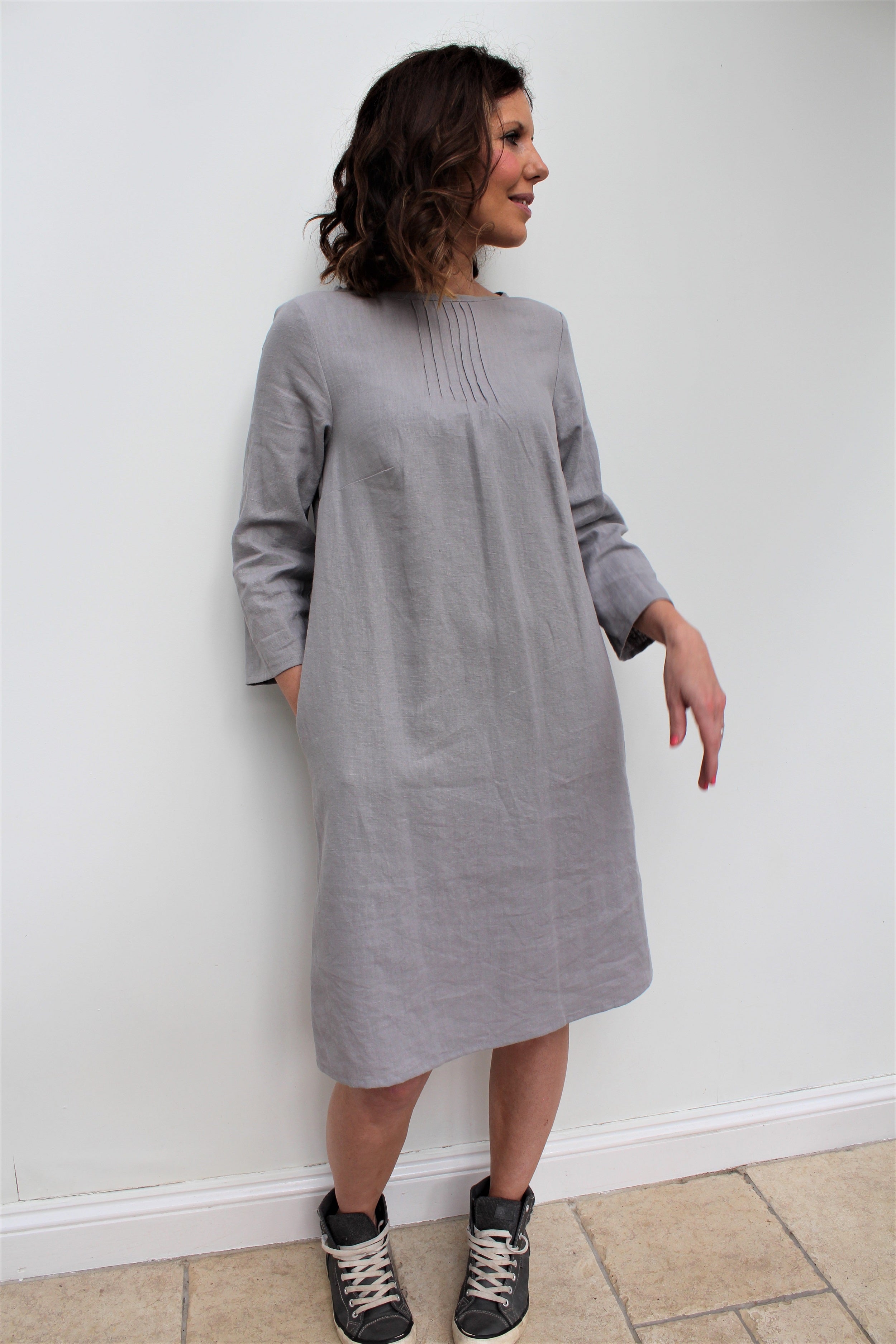Livia - linen dress with pintucks details and side pockets