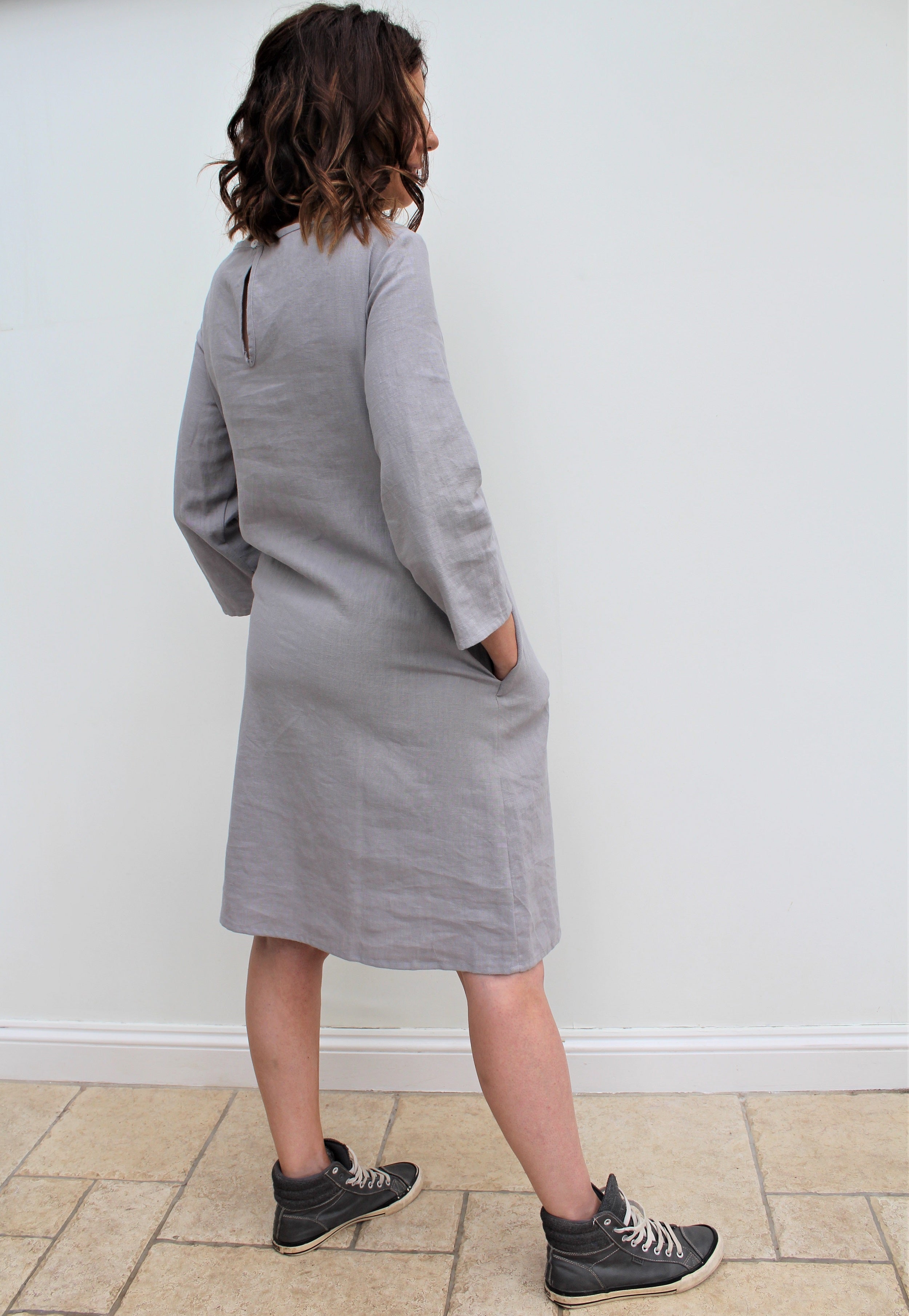 Livia - linen dress with pintucks details and side pockets