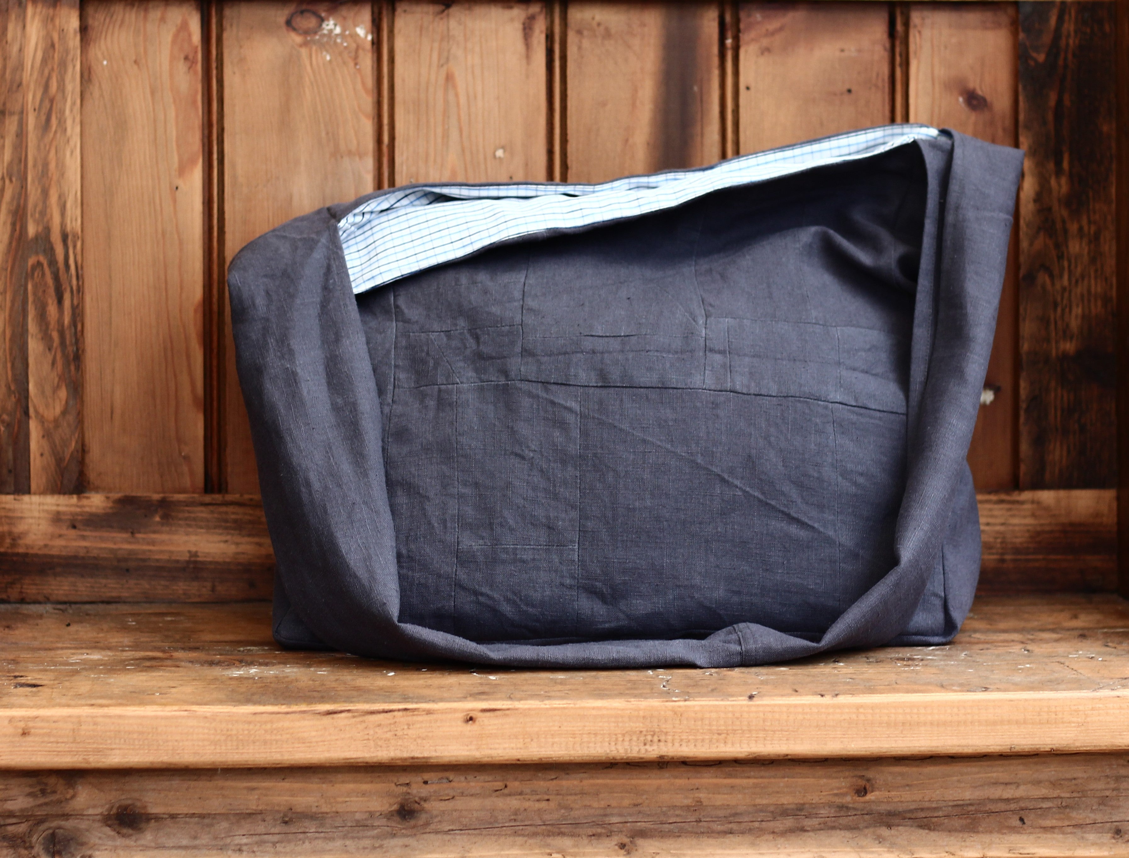 Messenger/Newspaper - linen crossbody bag