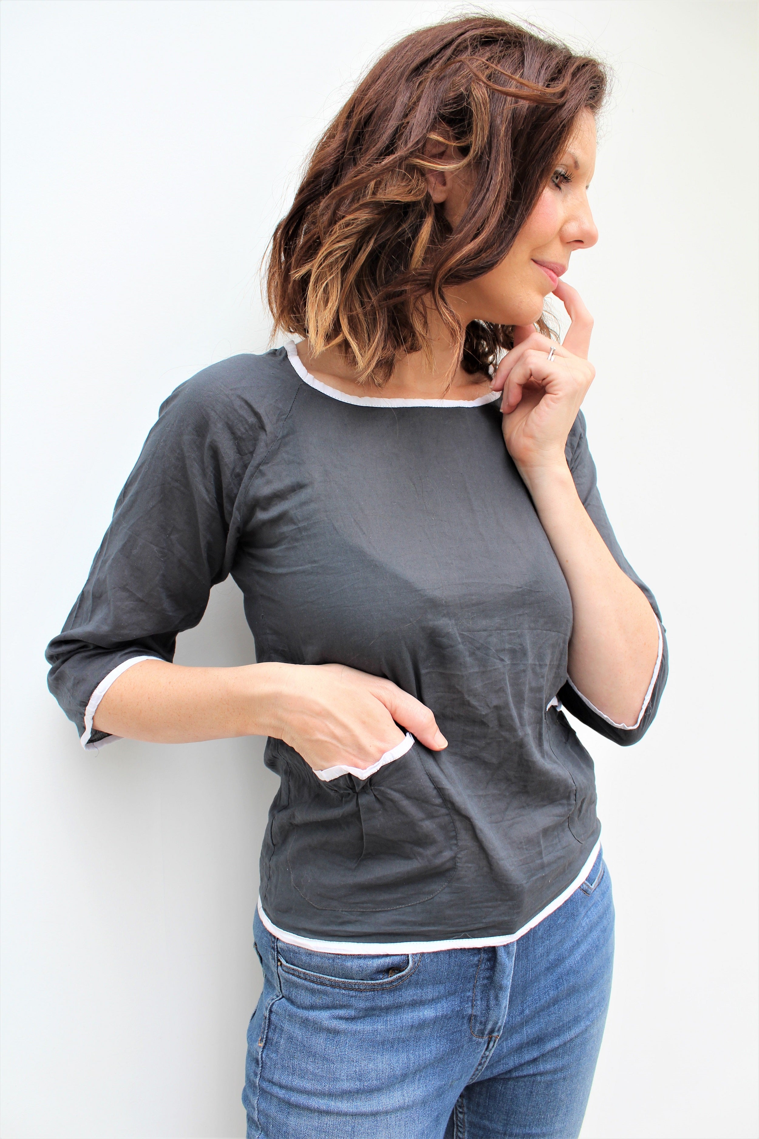 Amie - cotton top with contrast detail and pockets