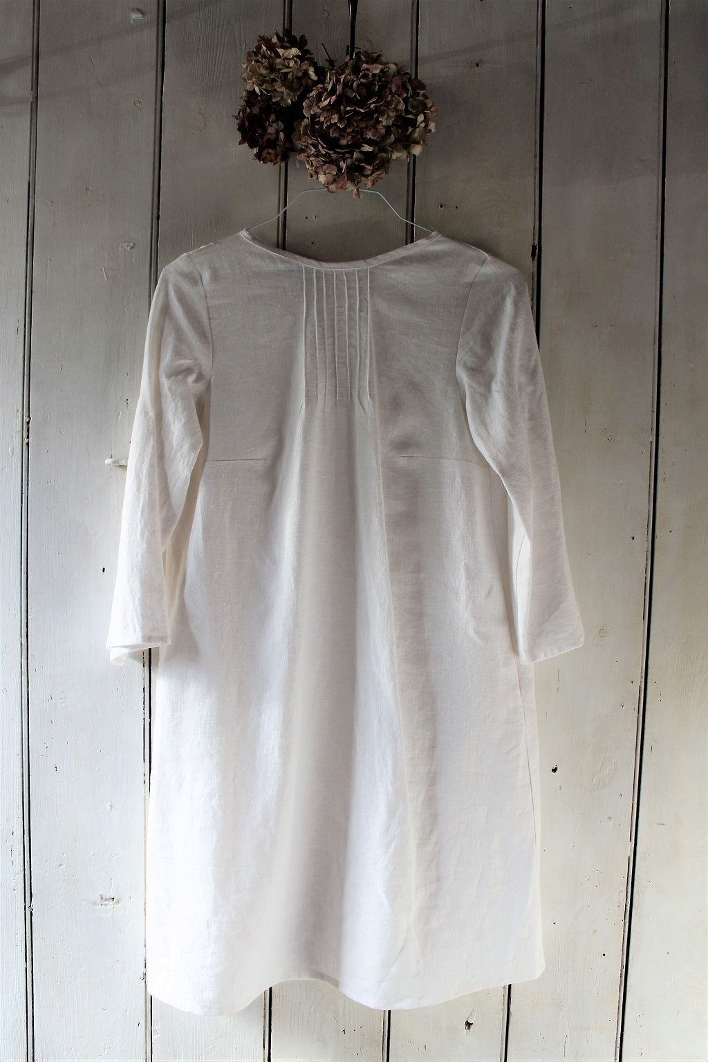 Livia - linen dress with pintucks details and side pockets voy Livia - linen dress with pintucks details and side pockets voy
